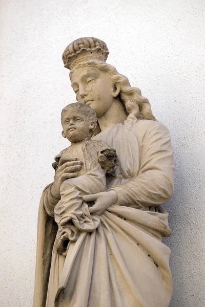 聖母マリアは赤ん坊のイエスとヴュルツブルク ババリア ドイツ — ストック写真