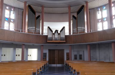 Kutsal Rahibeler Manastırı kilisede çapraz Gemunden, Almanya