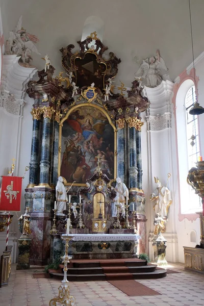 Założenie Ukoronowanie Maryi Ołtarz Główny Kościele Saint Martin Unteressendorf Niemcy — Zdjęcie stockowe