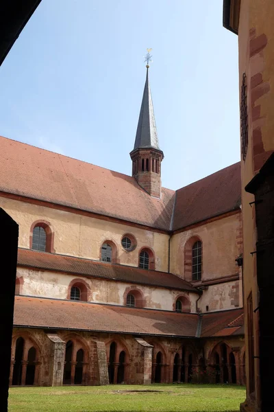 近くにヴェルトハイム ドイツの Reicholzheim Bronbach のシトー会修道院 — ストック写真