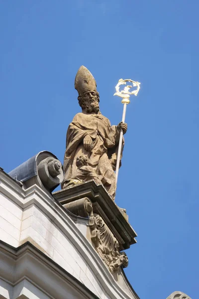 San Martino Con Statua Del Mendicante Sul Portale Principale Della — Foto Stock