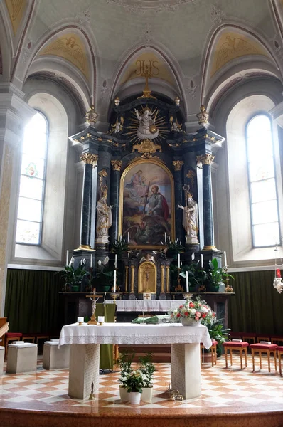 Ołtarz Kościele Saint George Luson Włochy — Zdjęcie stockowe