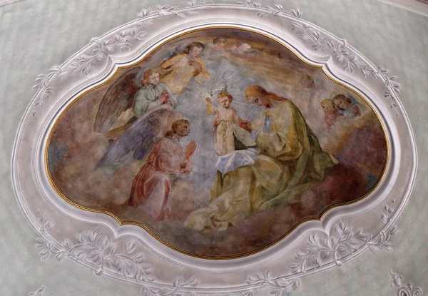 Діви Марії Дитиною Ісусом Ангели Стеля Фреска Luson Італія Церква — стокове фото