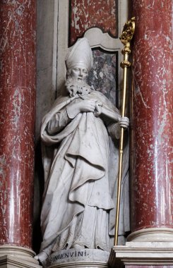 Saint Ingenuinus heykel Santa Maria Assunta Katedrali Marco sunak üzerinde ben San Cassiano Bressanone, İtalya