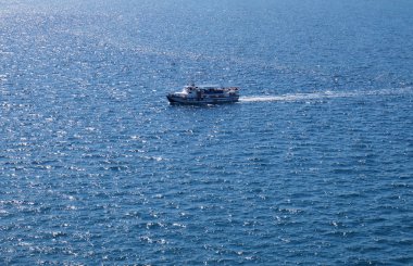 Tipik touring tekne Adriyatik Denizi'ndeki Portoroz, Slovenya