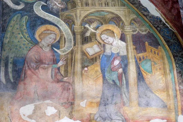 宣布圣母玛利亚 在修道院的壁画 圣卡西亚诺大教堂在布雷萨诺内 意大利 — 图库照片