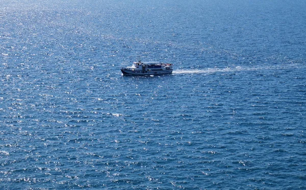 Τυπικό Touring Βάρκα Στην Αδριατική Θάλασσα Πορτορόζ Σλοβενία — Φωτογραφία Αρχείου