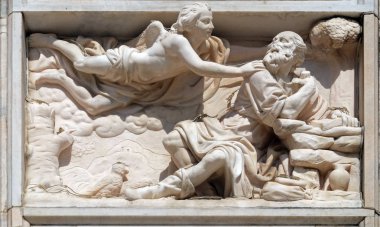 Vahşi doğada, Elijah mermer cephe üzerinde kabartma Milano Katedrali'ne, Duomo di Santa Maria Nascente, Milan, Lombardiya, İtalya