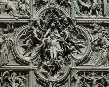 Tanrı aşkına, Lombardiya, İtalya Milano Katedrali'ne, Duomo di Santa Maria Nascente, Milan ana Bronz kapı detayını ağıt
