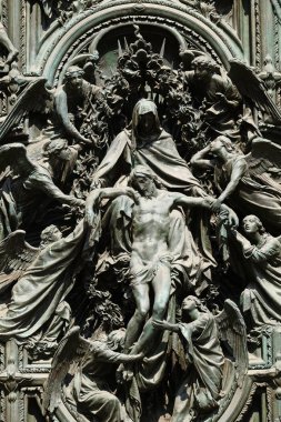 Tanrı aşkına, Lombardiya, İtalya Milano Katedrali'ne, Duomo di Santa Maria Nascente, Milan ana Bronz kapı detayını ağıt