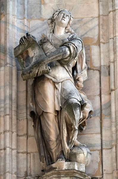 Estatua Santo Fachada Catedral Milán Duomo Santa Maria Nascente Milán — Foto de Stock