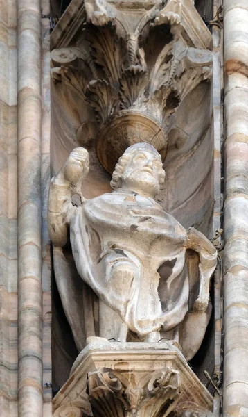 米兰大教堂外立面上的圣像 圣玛丽亚 纳森特大教堂 伦巴第 意大利 — 图库照片