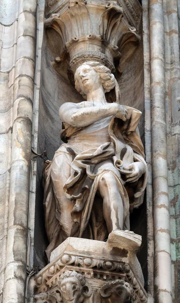 Statua Del Santo Sulla Facciata Del Duomo Milano Duomo Santa — Foto Stock