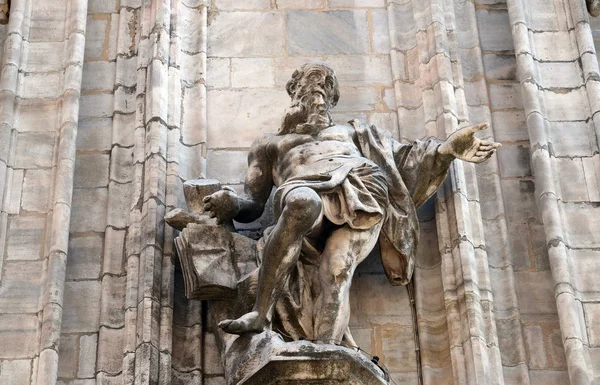 Statue Saint Sur Façade Cathédrale Milan Duomo Santa Maria Nascente — Photo