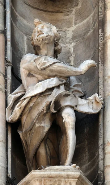 Statua Del Santo Sulla Facciata Del Duomo Milano Duomo Santa — Foto Stock