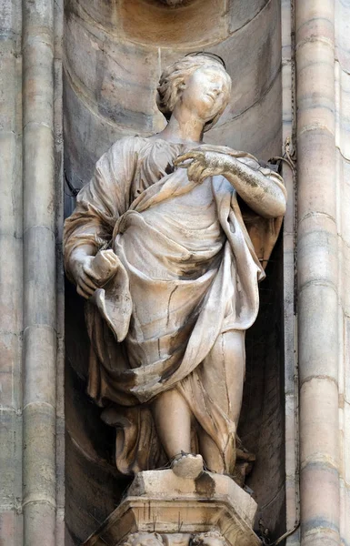 Estátua Santo Fachada Catedral Milão Duomo Santa Maria Nascente Milão — Fotografia de Stock