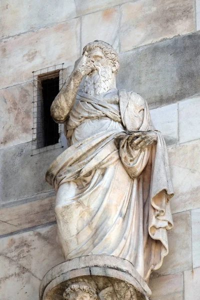 Posąg Świętego Fasadzie Katedry Mediolanie Duomo Santa Maria Nascente Mediolan — Zdjęcie stockowe