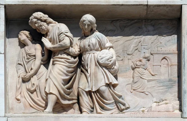 Lot His Daughters Flee Sodom Marble Relief Facade Milan Cathedral — Stock Photo, Image