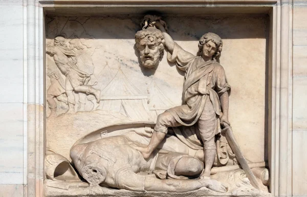 David Con Cabeza Goliat Relieve Mármol Fachada Catedral Milán Duomo —  Fotos de Stock