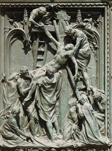 Kruisafneming Detail Van Belangrijkste Bronzen Deur Van Milaan Kathedraal Duomo — Stockfoto