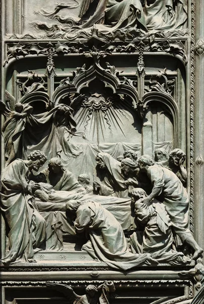 Morte Virgem Maria Detalhe Porta Bronze Principal Catedral Milão Duomo — Fotografia de Stock