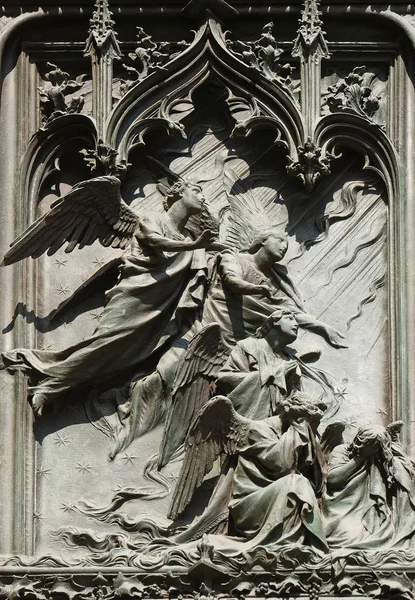 Andělé Detail Hlavní Bronzové Dveře Milánské Katedrály Duomo Santa Maria — Stock fotografie