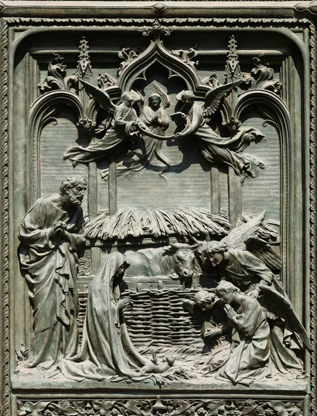 Kerststal Detail Van Belangrijkste Bronzen Deur Van Milaan Kathedraal Duomo — Stockfoto