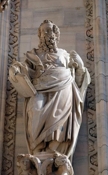 Apoštol Sochy Fasádě Milánské Katedrály Duomo Santa Maria Nascente Milán — Stock fotografie