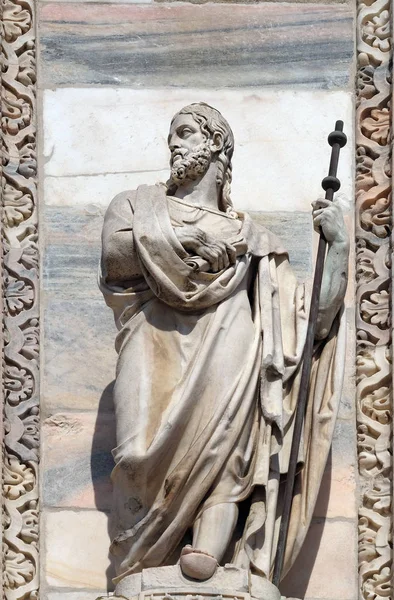 Apóstolo Estátua Fachada Catedral Milão Duomo Santa Maria Nascente Milão — Fotografia de Stock