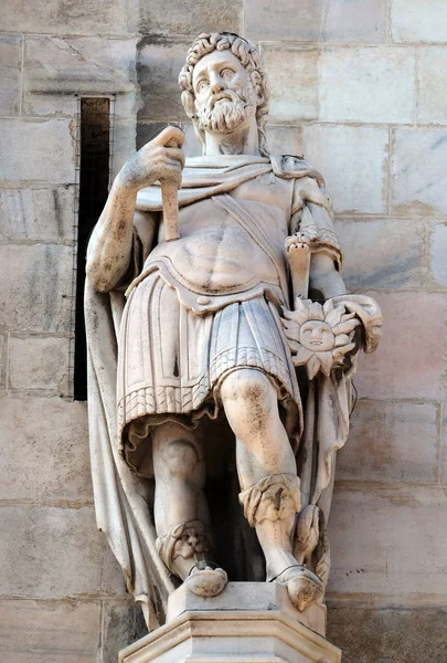 Estatua Santo Fachada Catedral Milán Duomo Santa Maria Nascente Milán — Foto de Stock