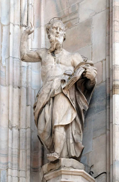 Estátua Santo Fachada Catedral Milão Duomo Santa Maria Nascente Milão — Fotografia de Stock