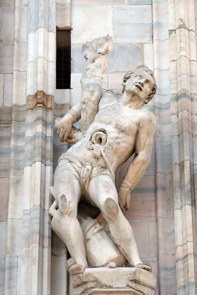 Martirio Sant Erasmo Statua Sul Duomo Milano Duomo Santa Maria — Foto Stock