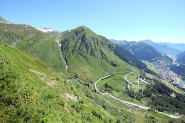 1827 başlayarak inşa etti, St. Gotthard Pass iki İsviçre kantonları URI ve Ticino, İsviçre bağlanır