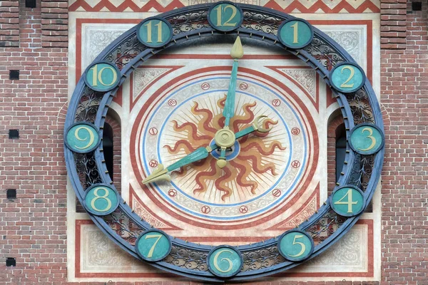 Часы Замке Сфорца Милане Италия Построенном Веке Франческо Сфорца Герцогом — стоковое фото