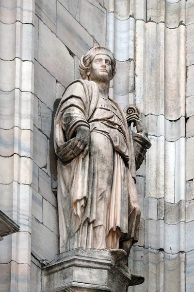 Estatua Santo Fachada Catedral Milán Duomo Santa Maria Nascente Milán — Foto de Stock