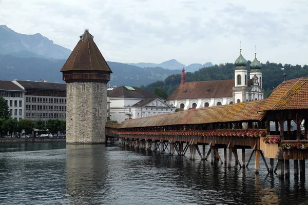 Centrum Van Historische Stad Van Luzern Met Beroemde Kapelbrug Symbool — Stockfoto