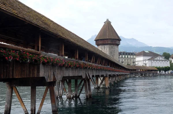 Történelmi Város Luzern Központjában Híres Kápolna Hídtól Város Szimbóluma Svájc — Stock Fotó