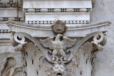 Lugano, İsviçre Saint Lawrence Katedrali portal yardım