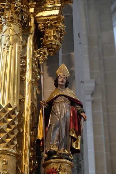 圣雕像 圣亨利祭坛在瑞士卢塞恩的圣莱德加尔教堂 — 图库照片