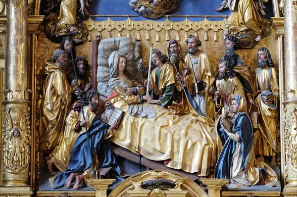 Śmierć Marii Panny Wniebowzięcia Najświętszej Maryi Panny Ołtarza Kościele Leodegar — Zdjęcie stockowe