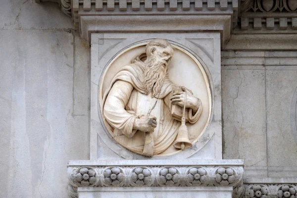 Heiliger Relief Auf Dem Portal Der Kathedrale Des Heiligen Lazarus — Stockfoto