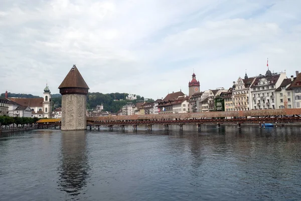 Zabytkowego Centrum Lucerny Mostu Kapellbrücke Symbol Miasta Jedną Głównych Atrakcji — Zdjęcie stockowe