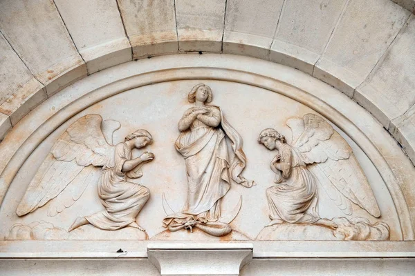 Virgin Mary Surrounded Angels Portal Parish Church Pelagius 1828 Cathedral — Stock Photo, Image