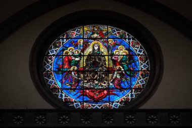 Meryem Ana melekler Lorenzo Ghiberti, 1405, Cattedrale di pencerede vitray tarafından çevrili Santa Maria del Fiore (katedral Saint Mary çiçek), Floransa, İtalya