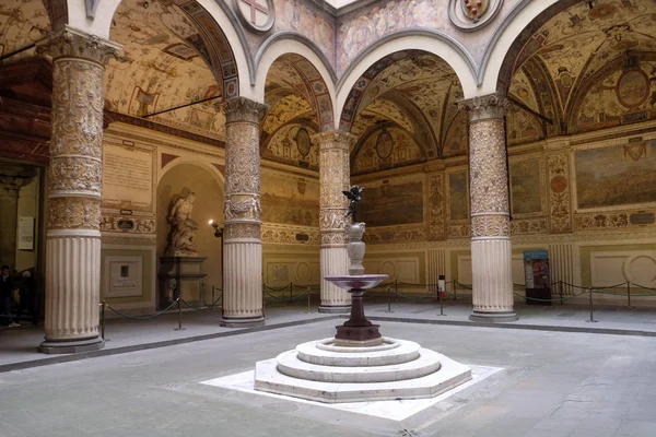 Binnenplaats Van Het Palazzo Vecchio Oude Paleis Een Massieve Romaanse — Stockfoto