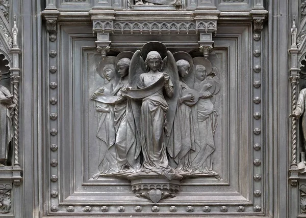 圣玛丽亚 德尔菲奥雷大教堂 花坛大教堂 的大门详情 佛罗伦萨 意大利 — 图库照片