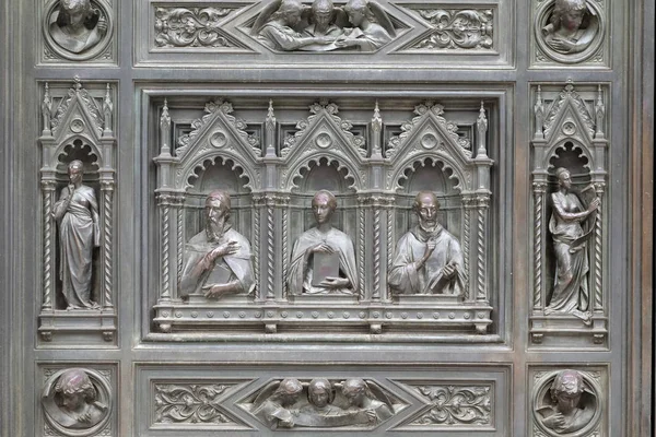Λεπτομέρεια Από Την Πόρτα Του Καθεδρικός Ναός Σάντα Μαρία Ντελ — Φωτογραφία Αρχείου