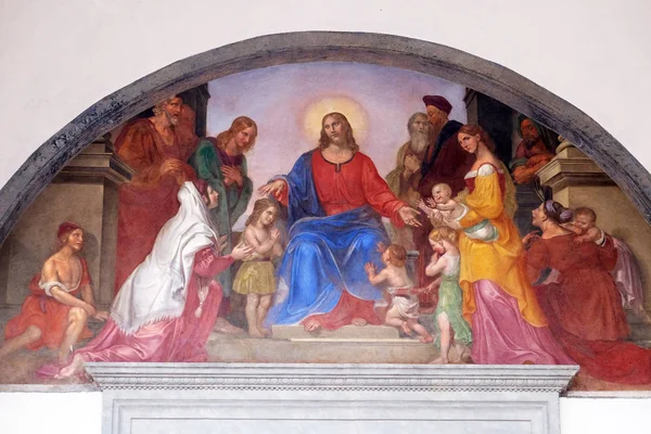 イエスを祝福する子供 フレスコ画リュネット チェッポ デッリ イノチェンティ 外装アーケード フィレンツェ イタリア — ストック写真