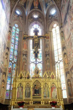 Basilica di Santa Croce (Bazilika Holy Cross) - yüksek sunak ünlü Fransisken Kilisesi Floransa, İtalya