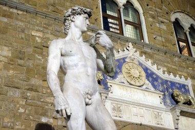 Heykel Michelangelo'nun David önünde palazzo vecchio, florence, İtalya